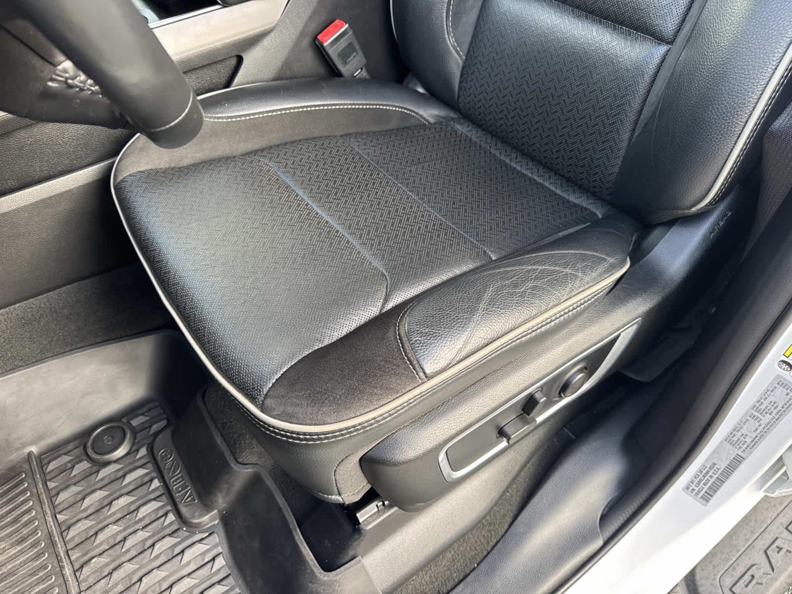 2022 RAM 1500 Laramie 4x2 Crew Cab 57 Box