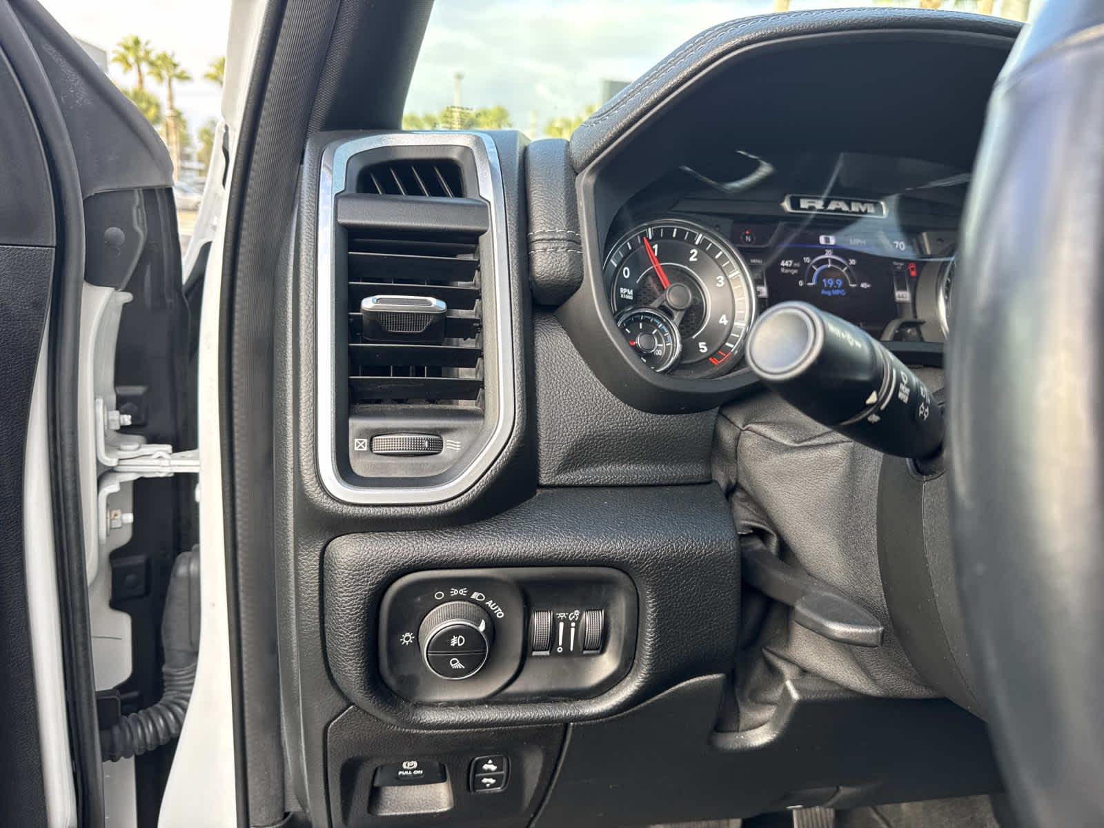 2022 RAM 1500 Laramie 4x2 Crew Cab 57 Box