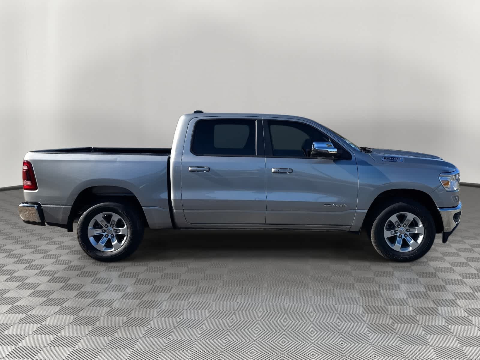 2024 RAM 1500 Laramie 4x2 Crew Cab 57 Box