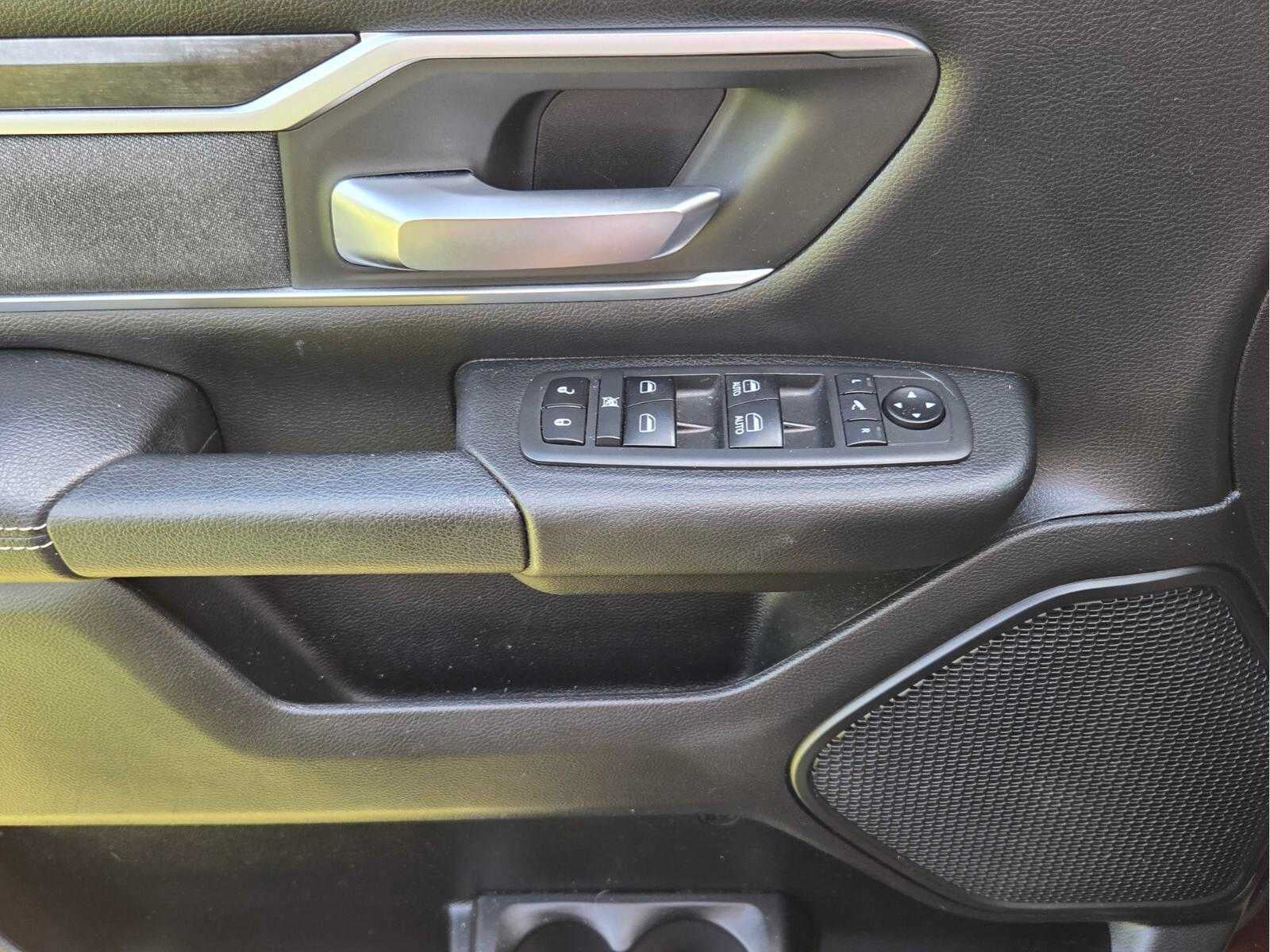 2019 RAM 1500 Big Horn/Lone Star 4x4 Crew Cab 57 Box