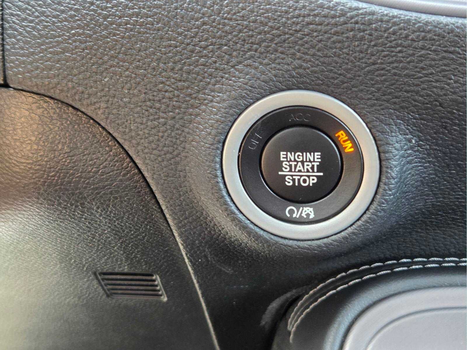 2023 Dodge Challenger SXT RWD
