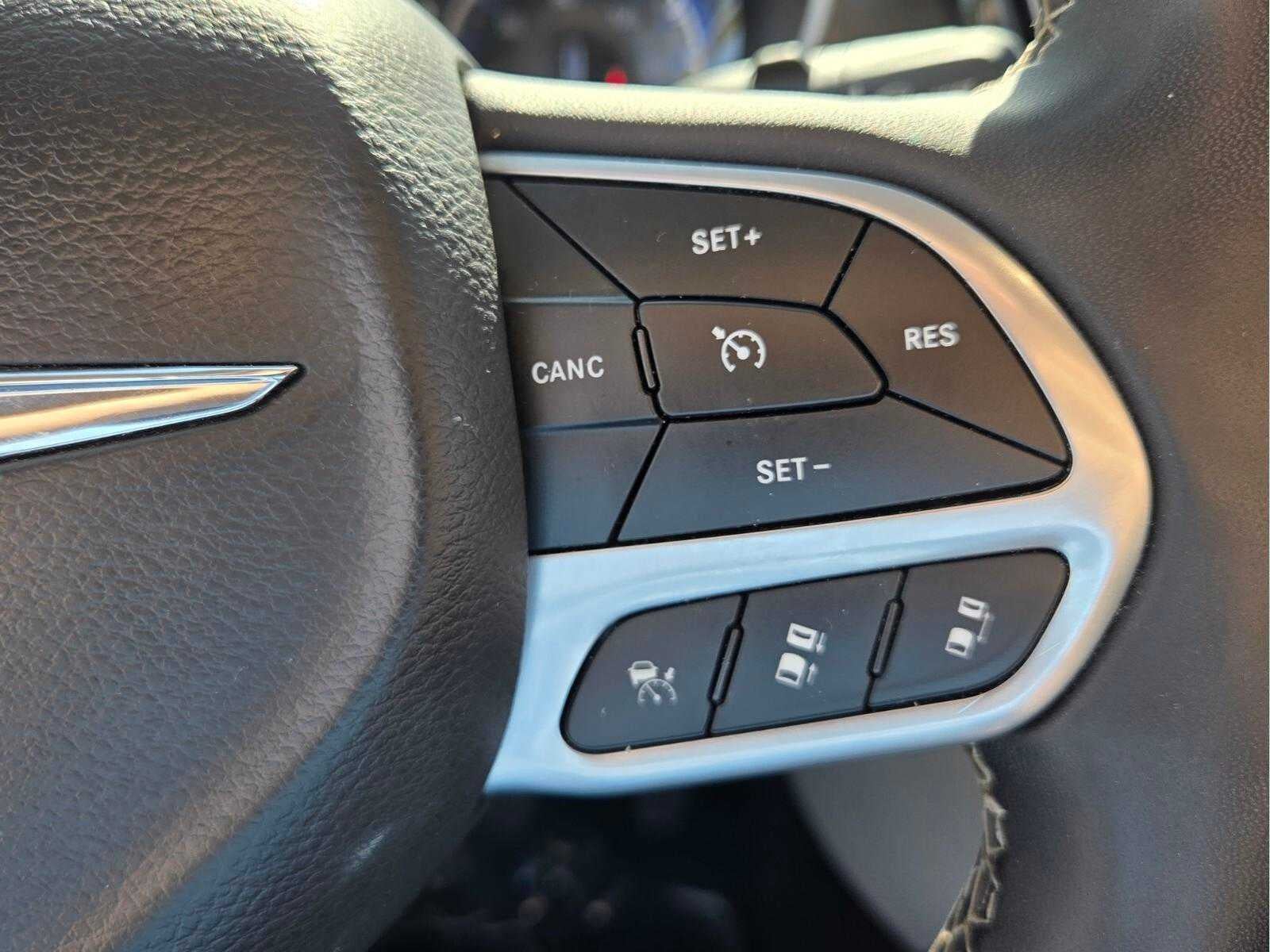 2023 Chrysler Pacifica Touring L FWD