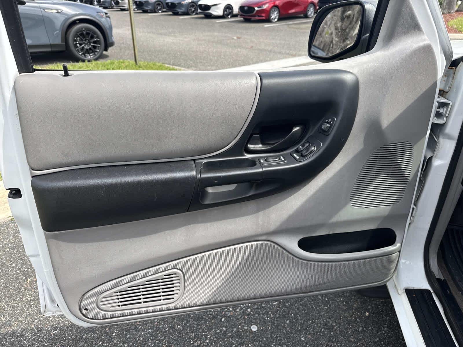 2002 Mazda Mazda B-Series 2WD DS