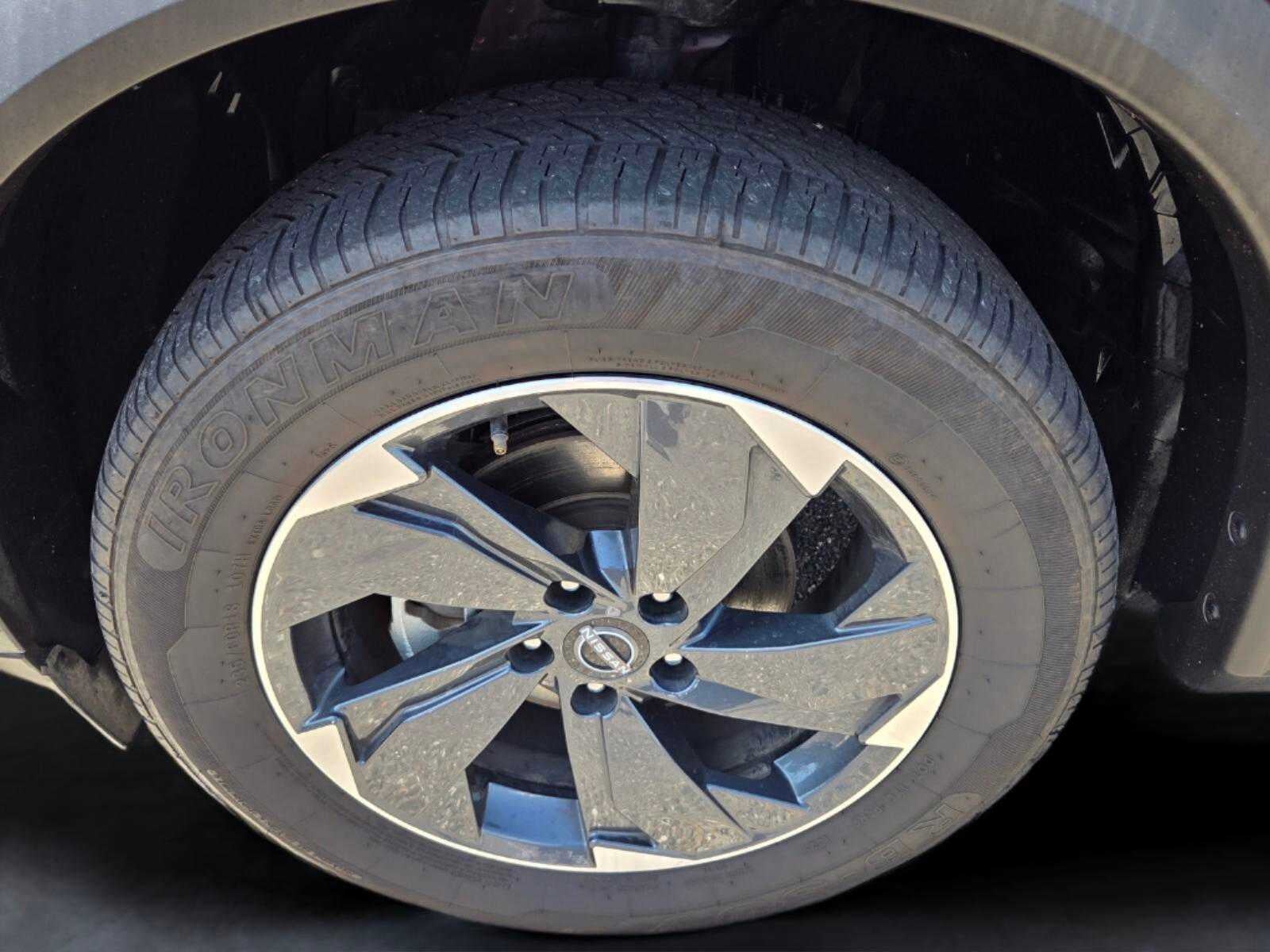 2025 Nissan Rogue AWD SV