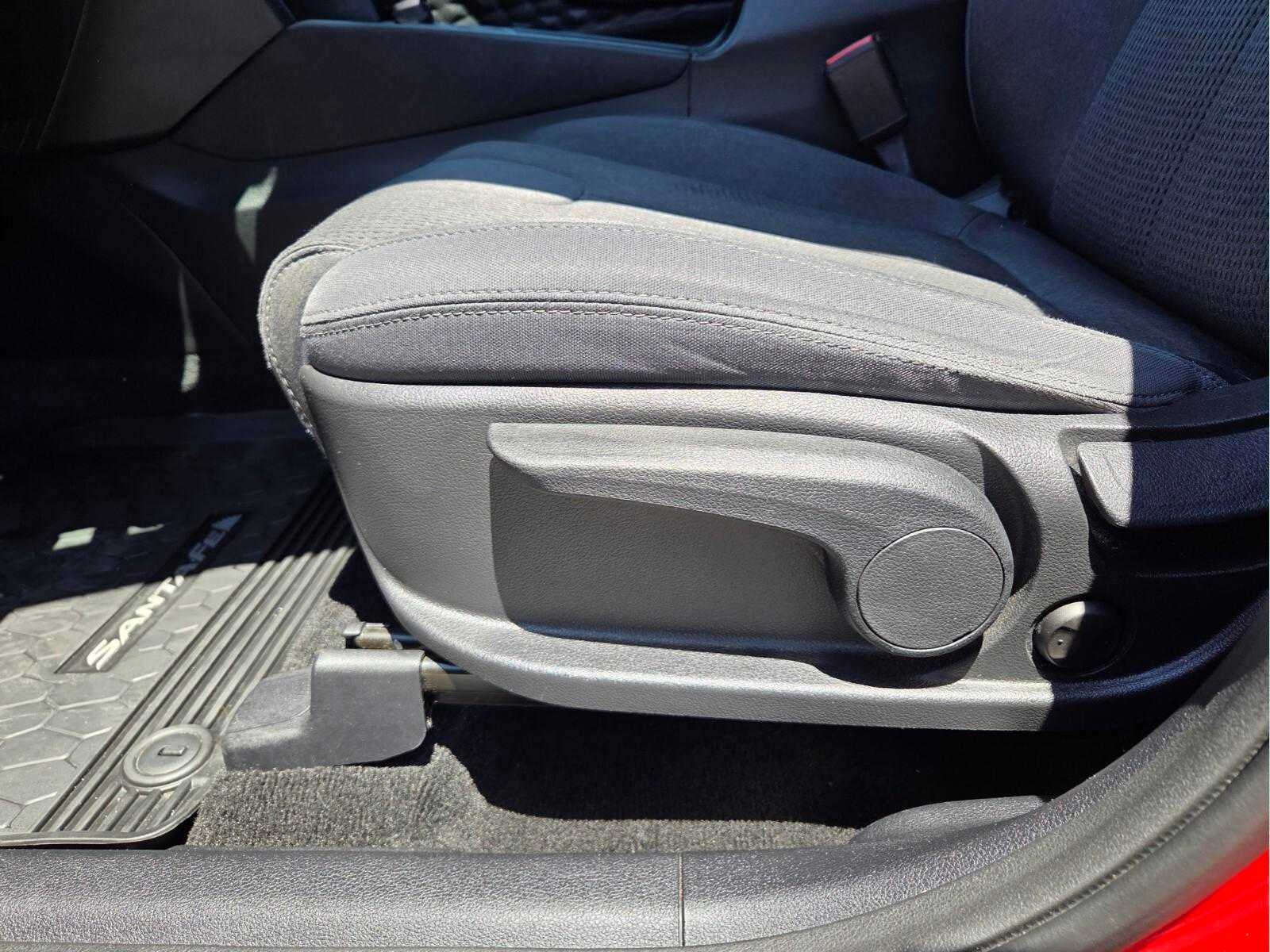 2019 Hyundai Santa Fe SE 2.4L Auto FWD