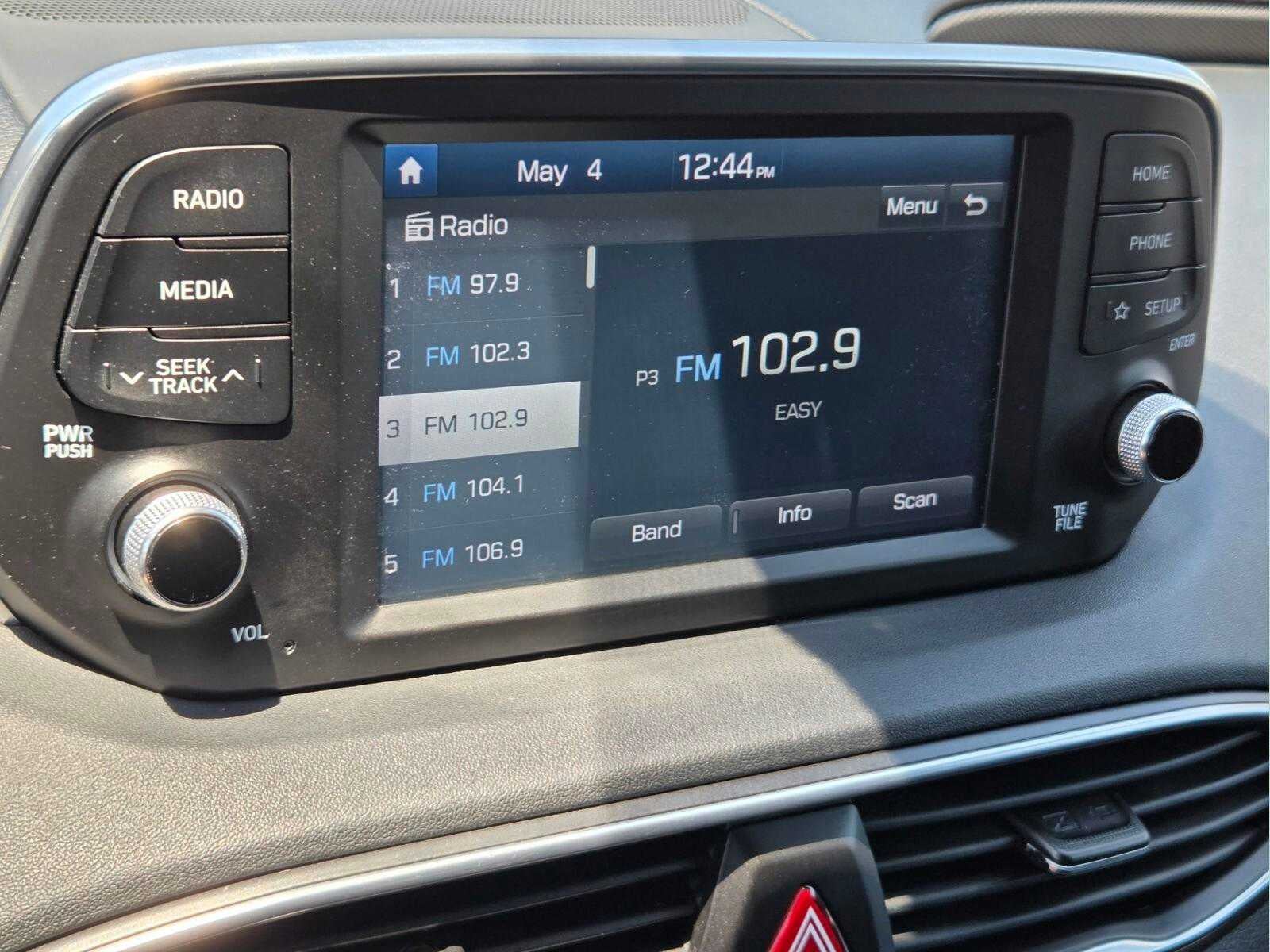 2019 Hyundai Santa Fe SE 2.4L Auto FWD