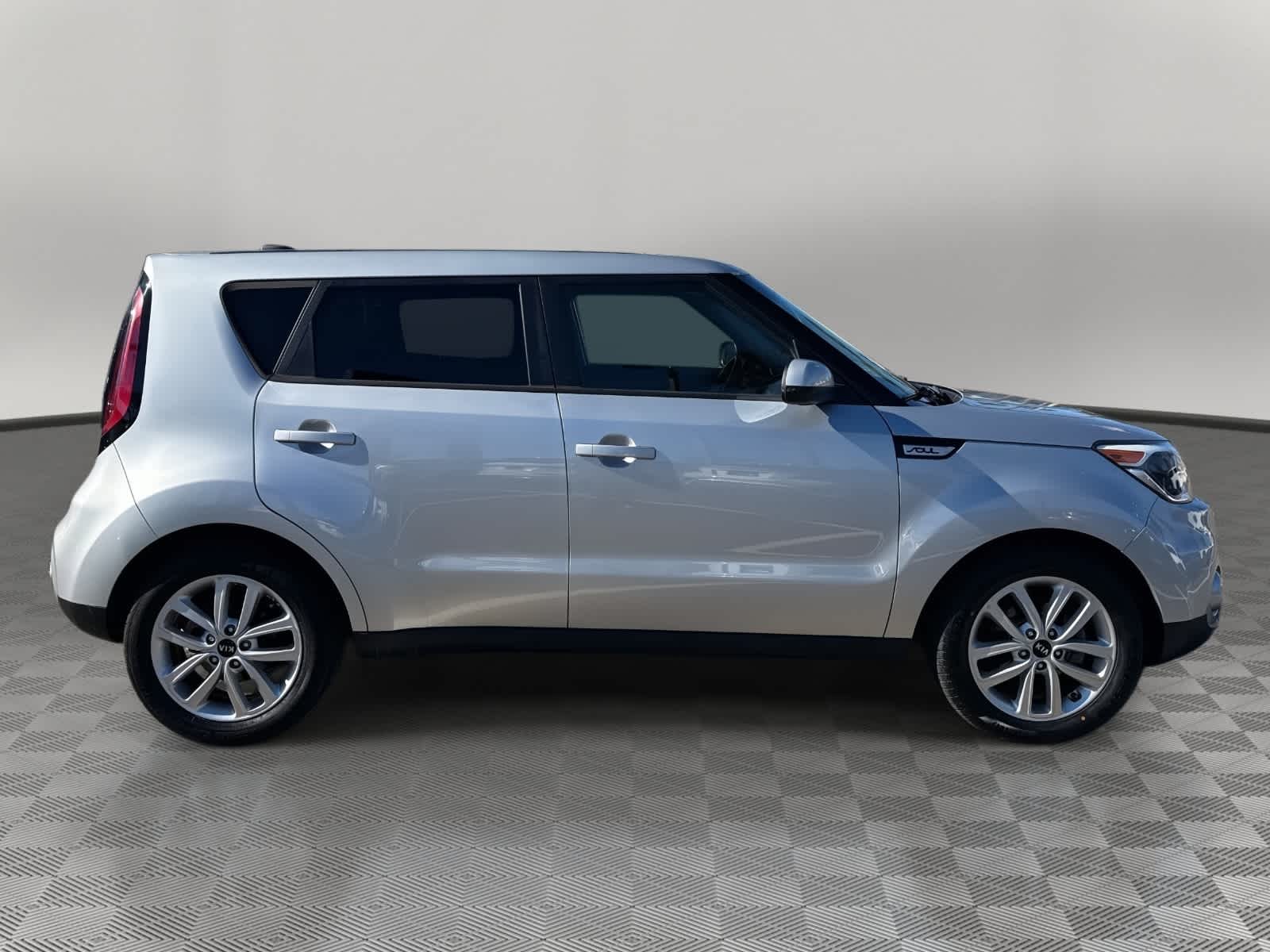2018 Kia Soul + Auto