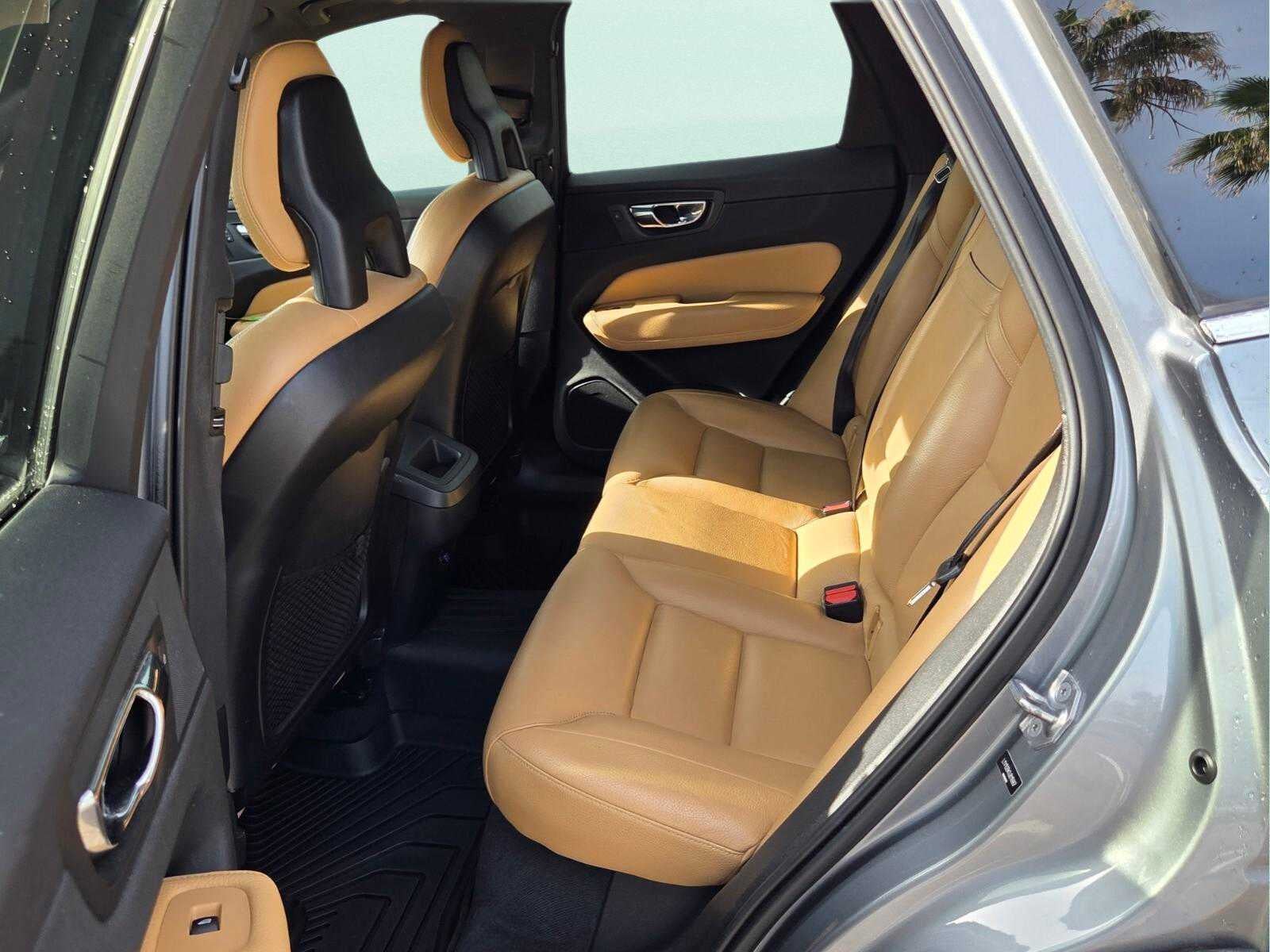 2018 Volvo XC60 T5 AWD Momentum