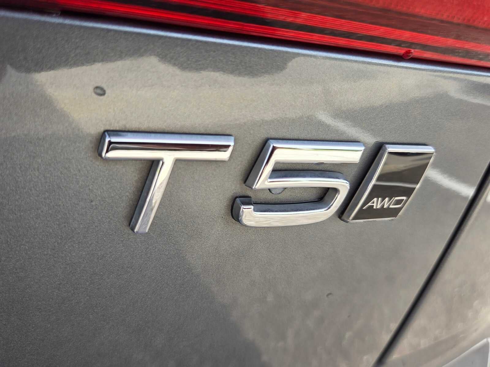 2018 Volvo XC60 T5 AWD Momentum