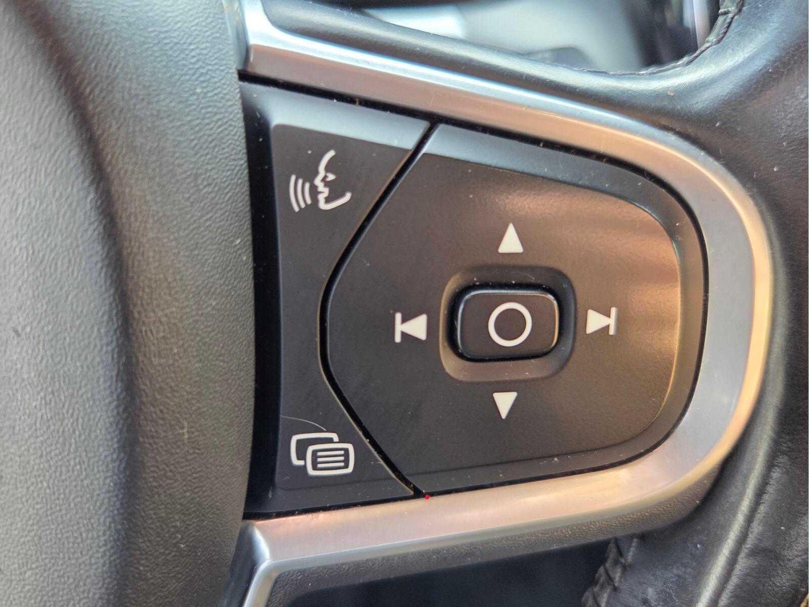 2018 Volvo XC60 T5 AWD Momentum