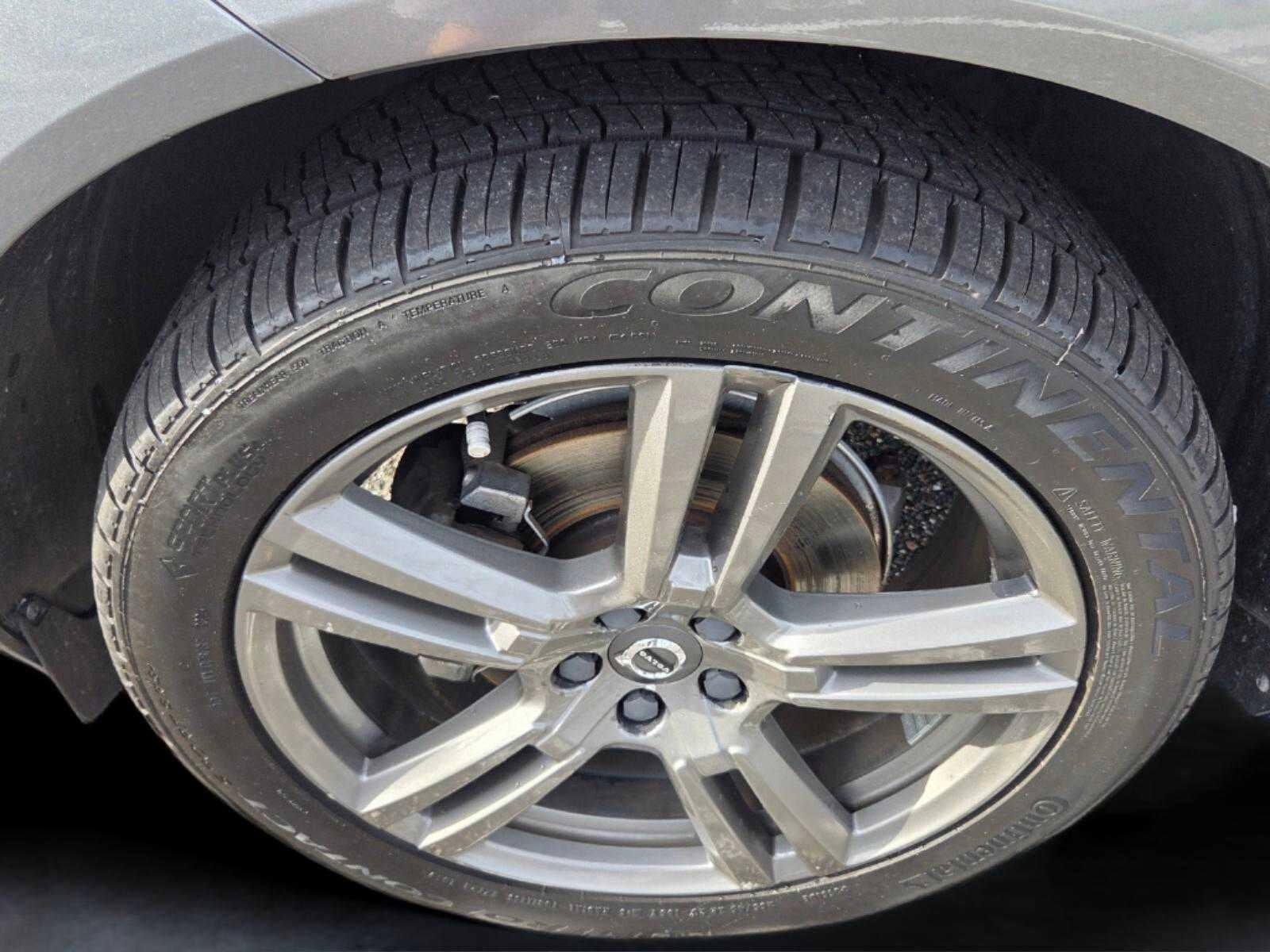 2018 Volvo XC60 T5 AWD Momentum