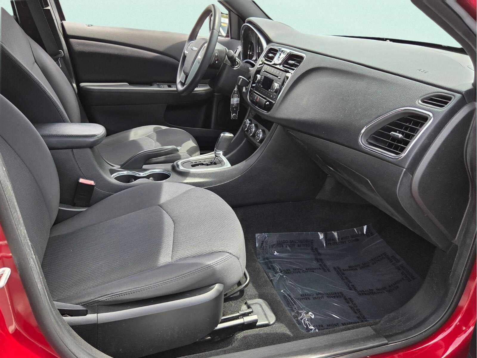 2013 Chrysler 200 Touring