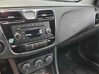 2013 Chrysler 200 Touring