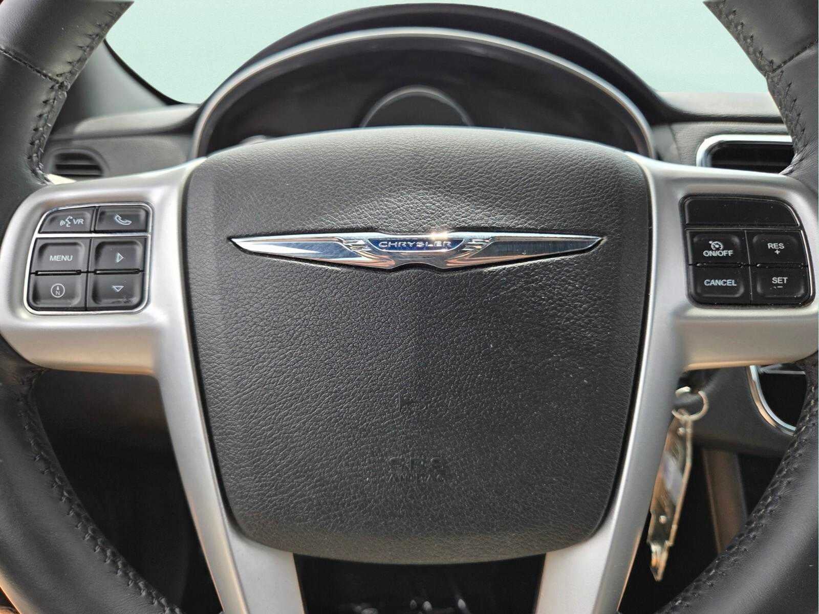 2013 Chrysler 200 Touring