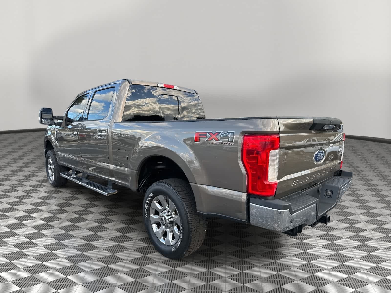 2018 Ford Super Duty F-250 Pickup LARIAT