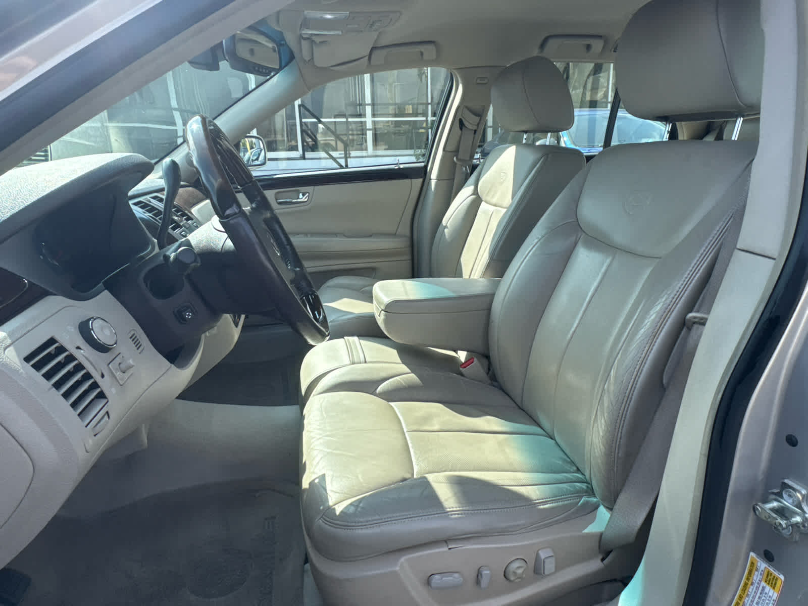 2008 Cadillac DTS w/1SD