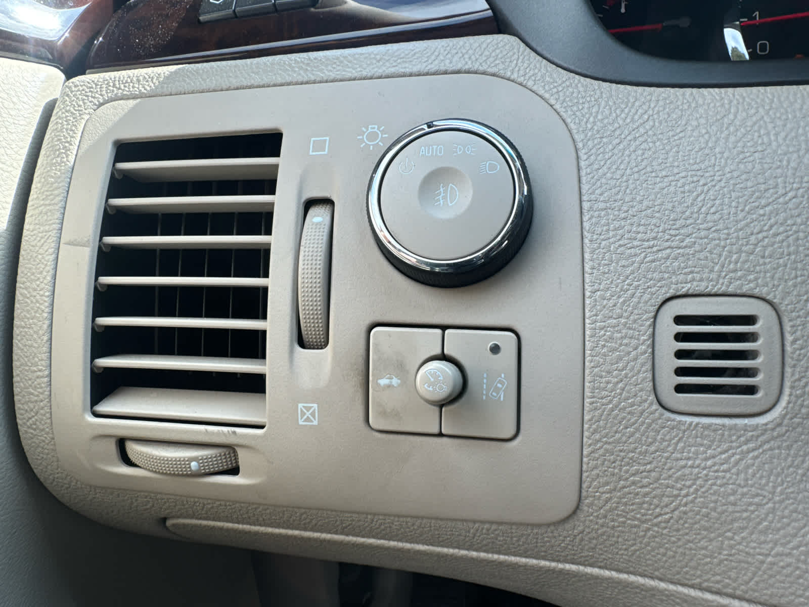 2008 Cadillac DTS w/1SD