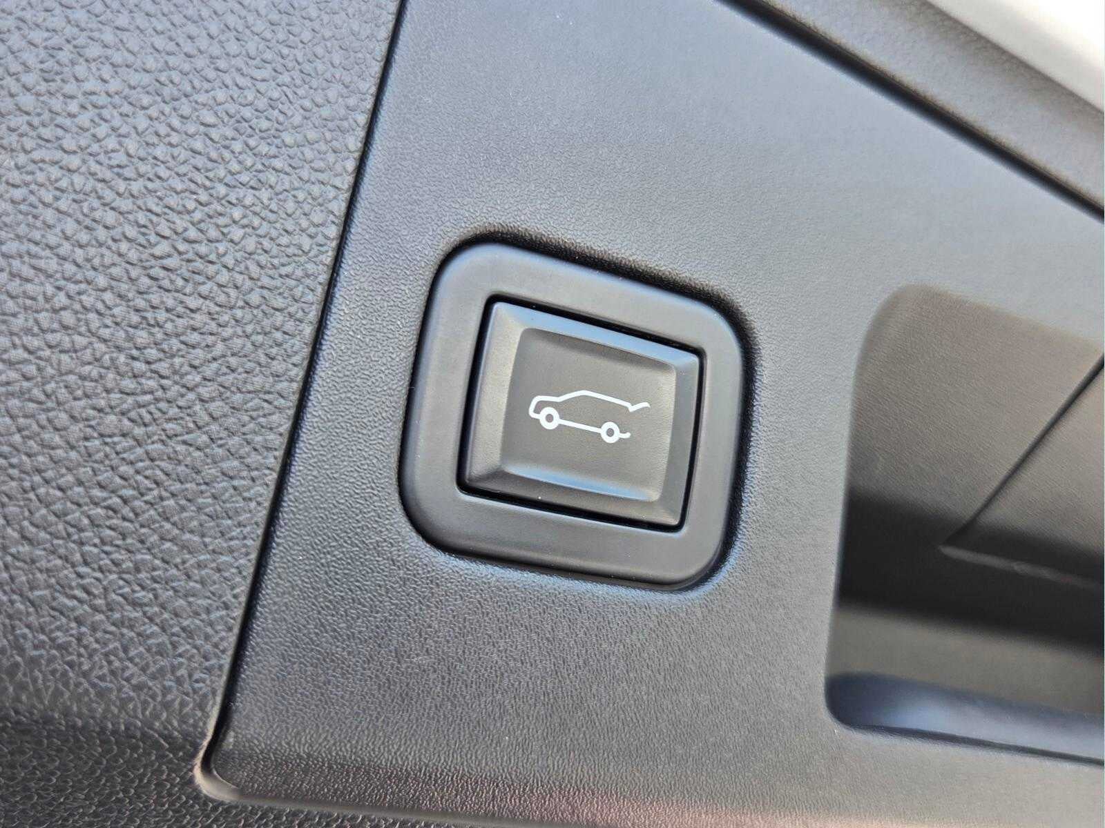 2021 Cadillac XT4 FWD Premium Luxury