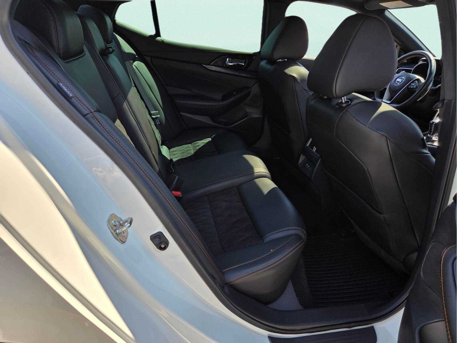 2019 Nissan Maxima SR