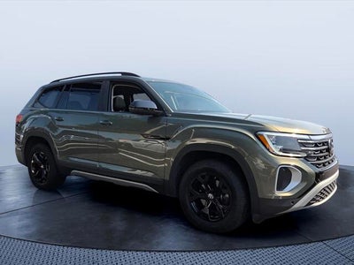 2024 Volkswagen Atlas 2.0T Peak Edition SE w/Technology