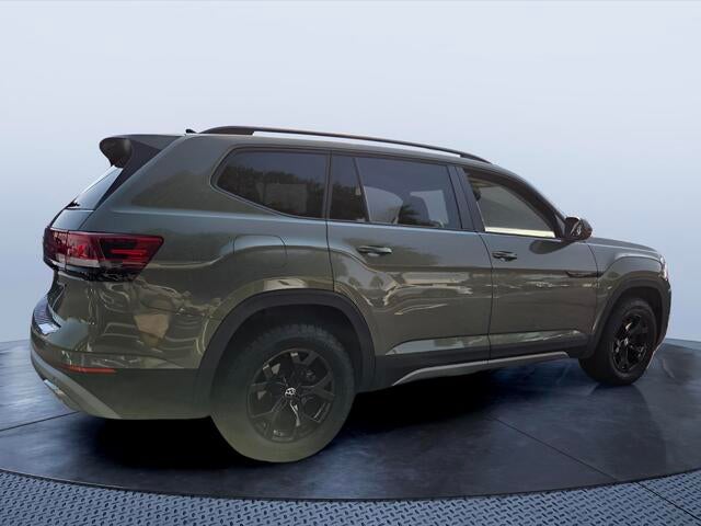 2024 Volkswagen Atlas 2.0T Peak Edition SE w/Technology