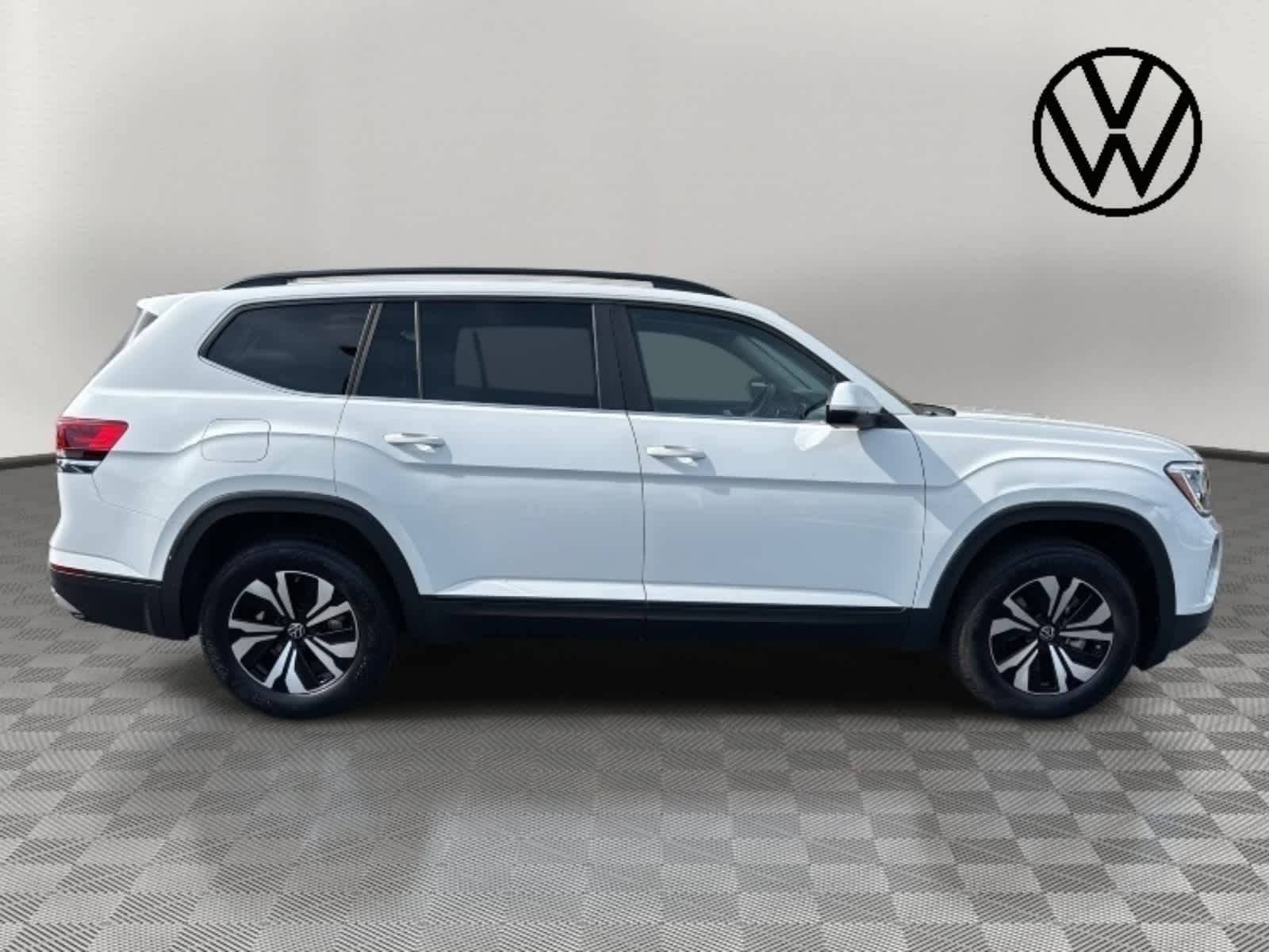 2025 Volkswagen Atlas 2.0T SE