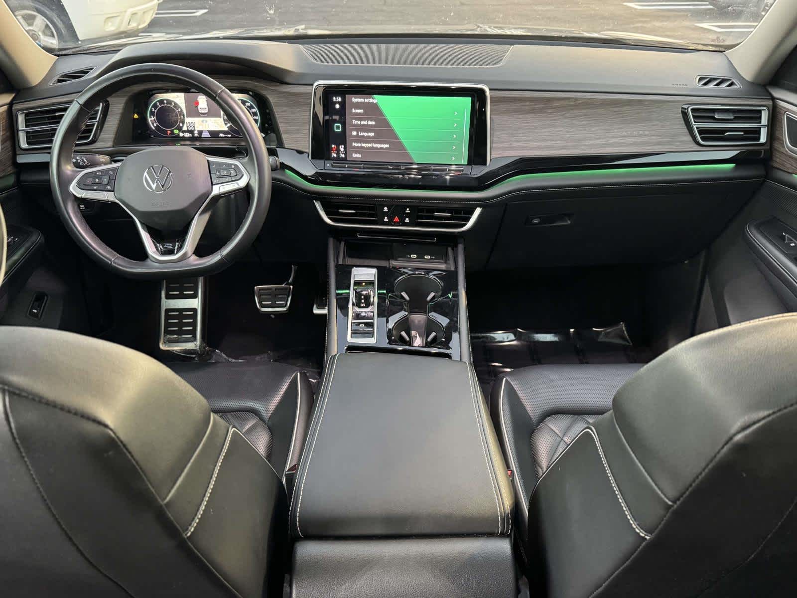 2024 Volkswagen Atlas 2.0T SEL Premium R-Line