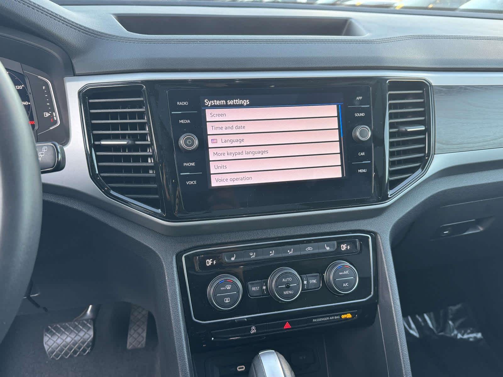 2023 Volkswagen Atlas 3.6L V6 SE w/Technology