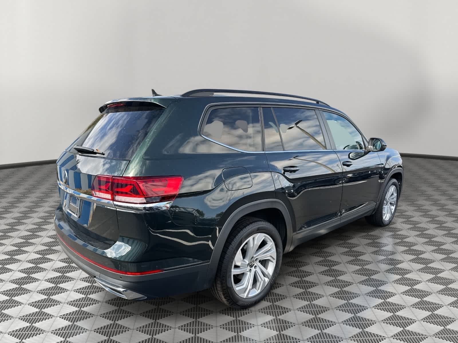 2021 Volkswagen Atlas 3.6L V6 SE w/Technology