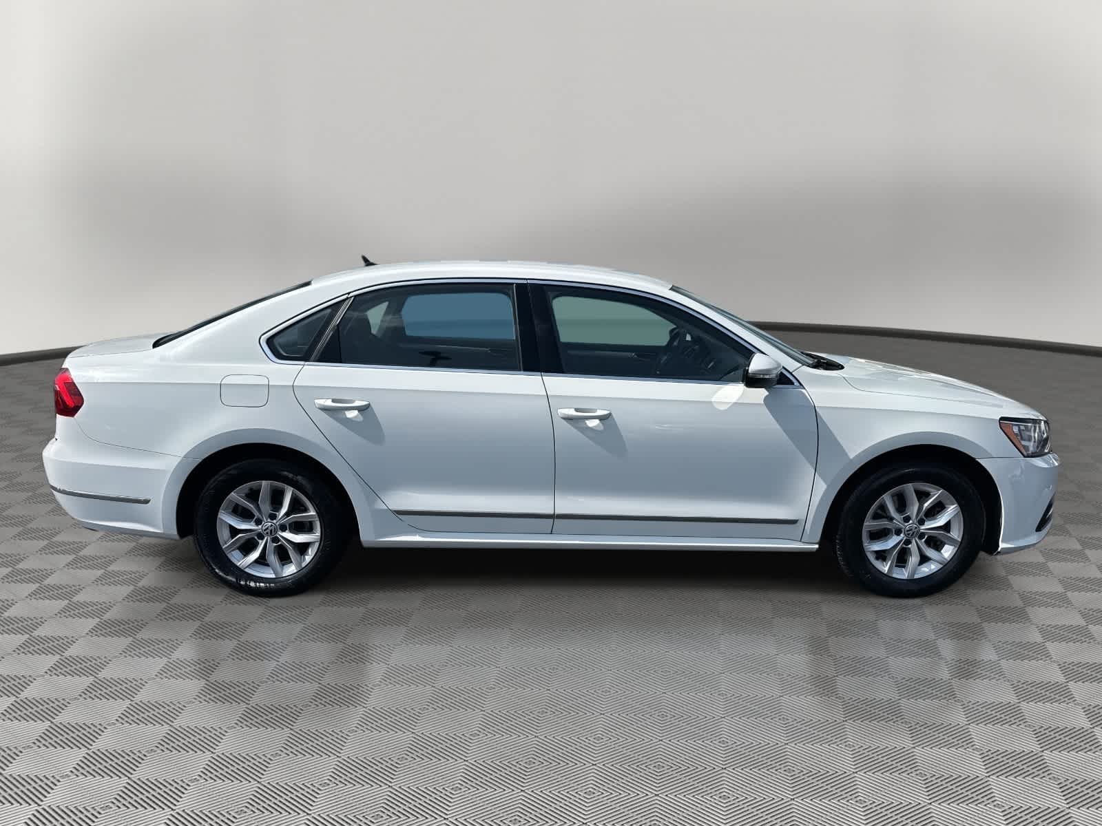 2016 Volkswagen Passat 1.8T S