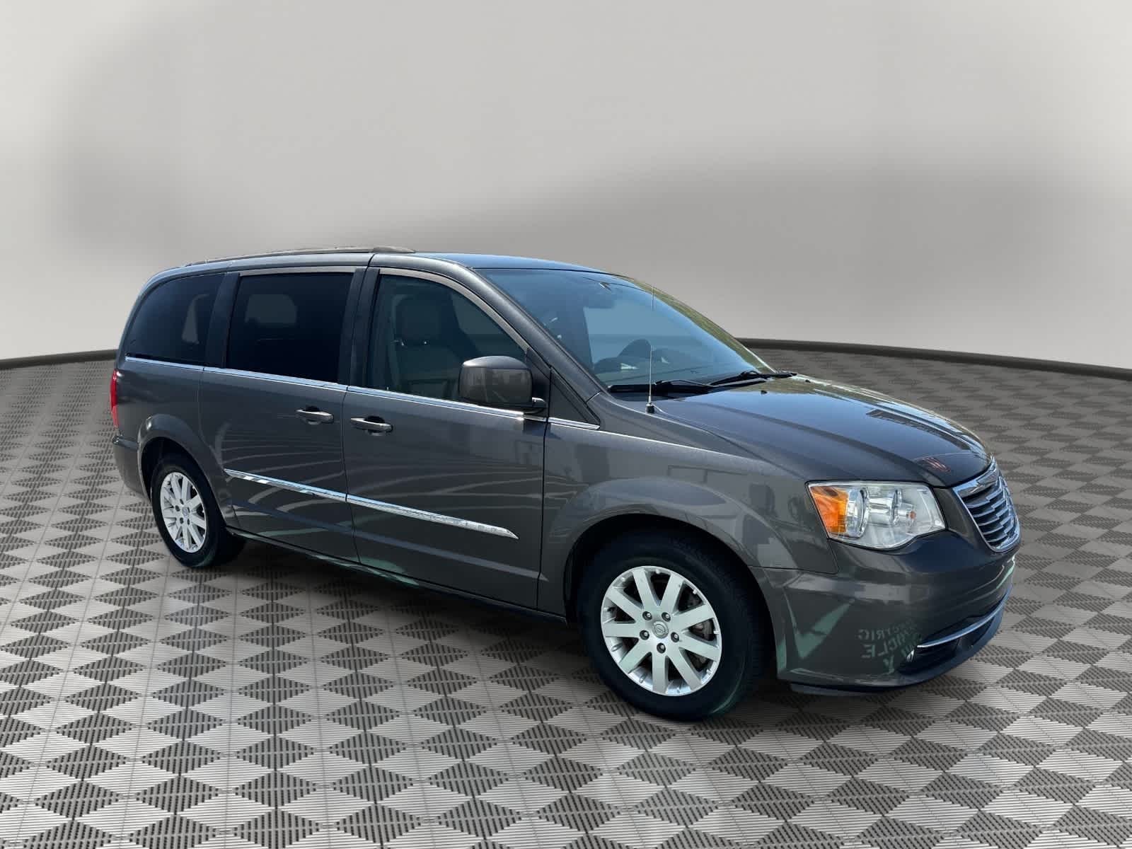 2016 Chrysler Town & Country Touring