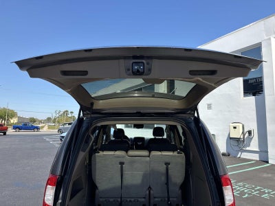 2016 Chrysler Town & Country Touring