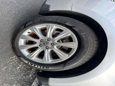 2014 Lincoln MKT Base