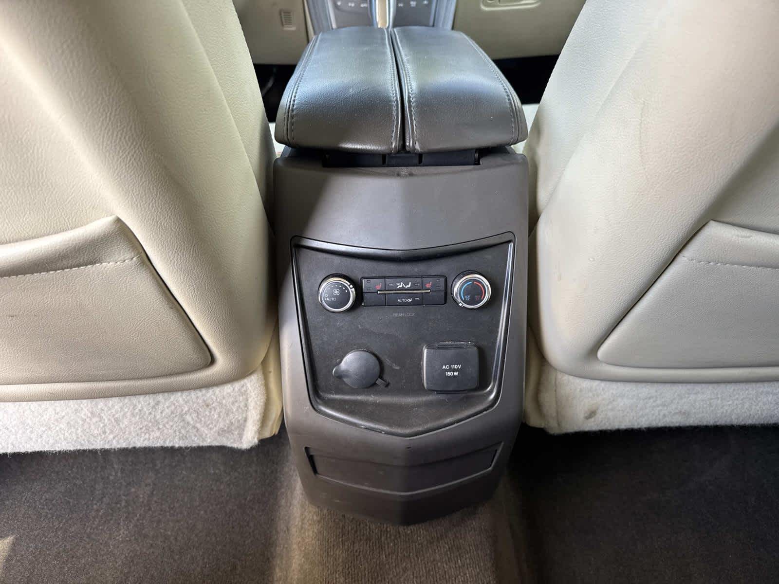 2014 Lincoln MKT Base