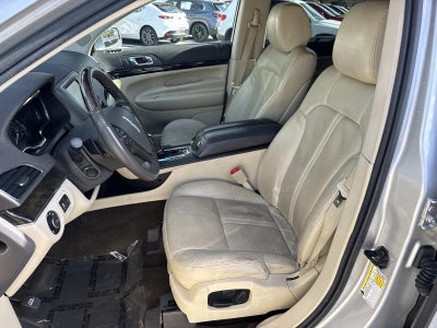 2014 Lincoln MKT Base