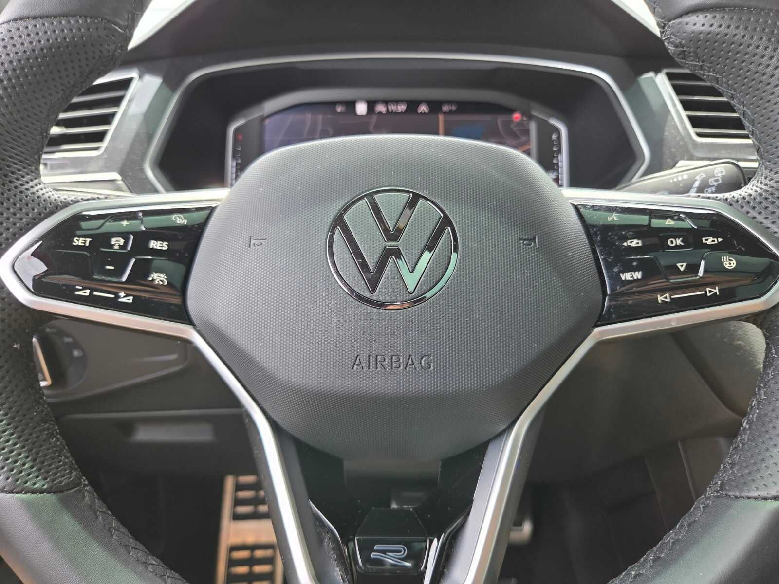 2024 Volkswagen Tiguan SEL R-Line