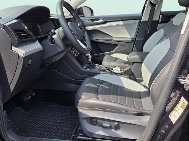 2024 Volkswagen Taos SEL