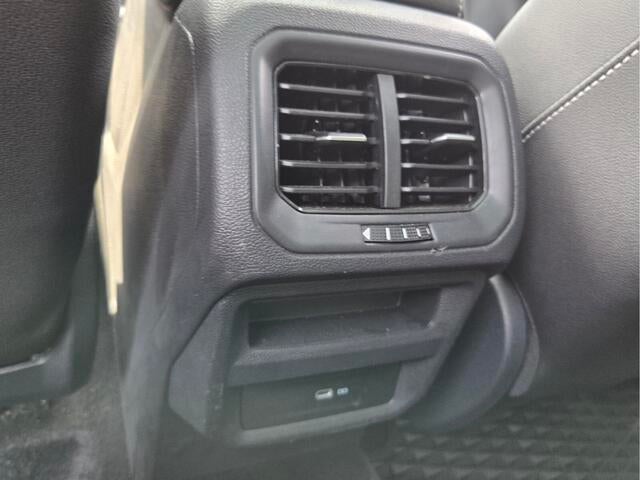 2024 Volkswagen Taos SEL