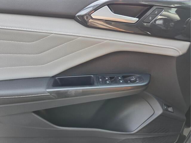 2024 Volkswagen Taos SEL