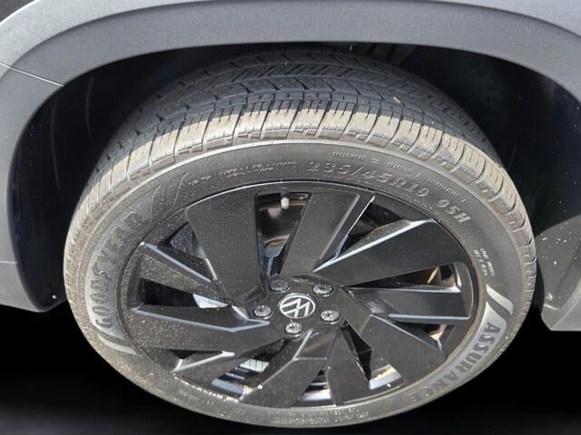 2024 Volkswagen Taos SEL