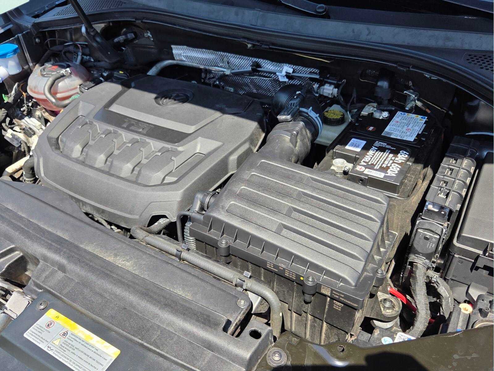 2023 Volkswagen Tiguan SE R-Line Black