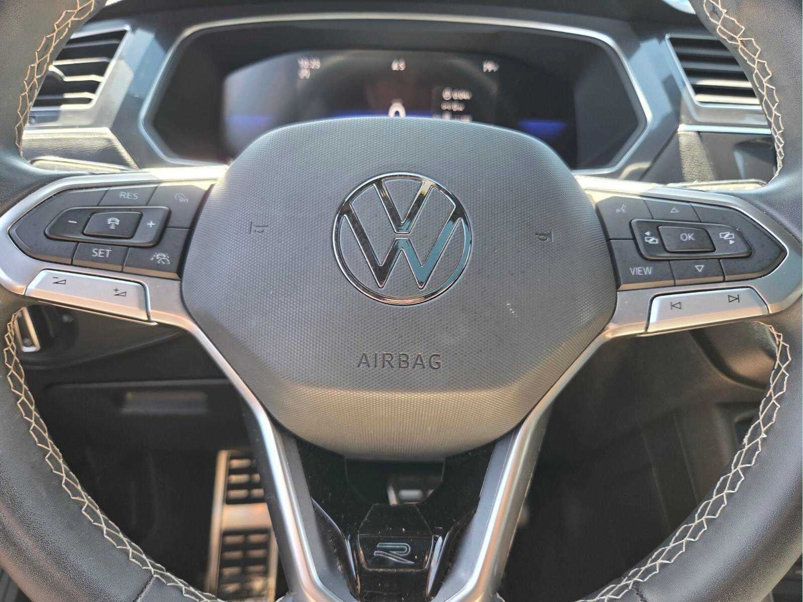 2023 Volkswagen Tiguan SE R-Line Black