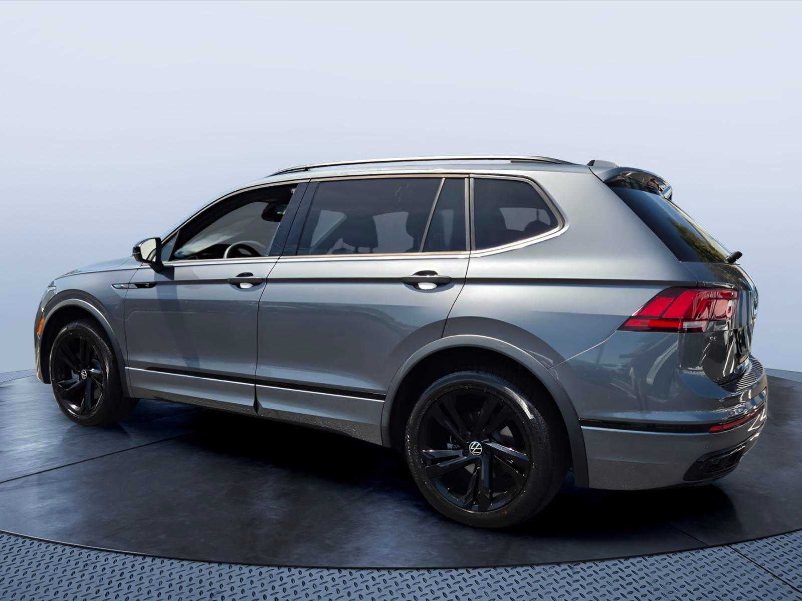 2023 Volkswagen Tiguan SE R-Line Black