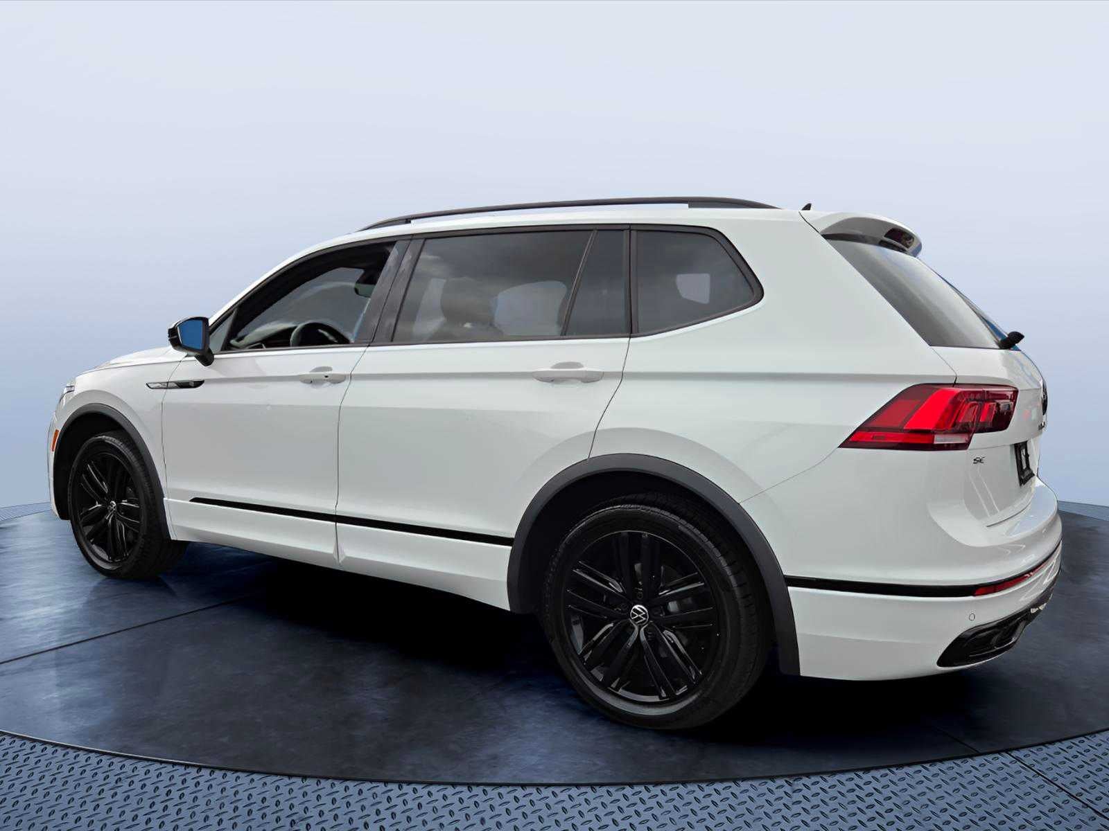 2022 Volkswagen Tiguan SE R-Line Black