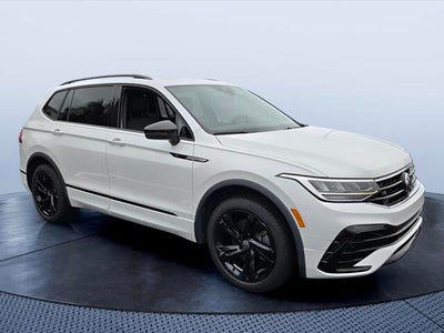 2023 Volkswagen Tiguan SE R-Line Black