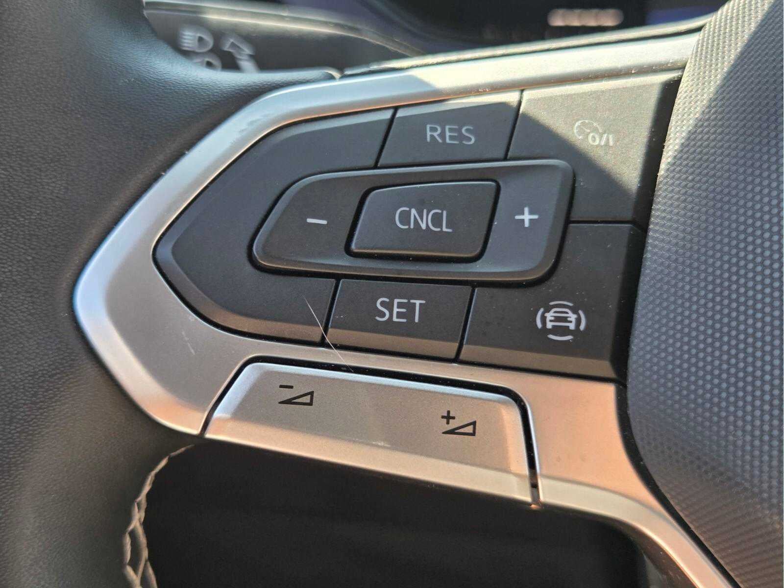 2022 Volkswagen Taos SE