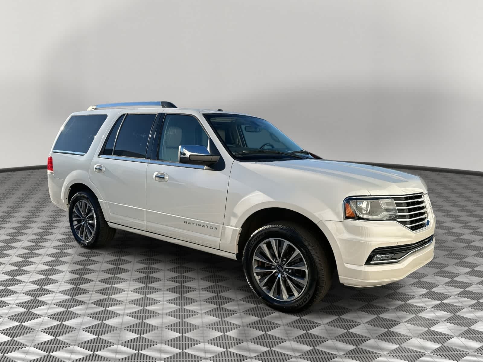 2015 Lincoln Navigator Base