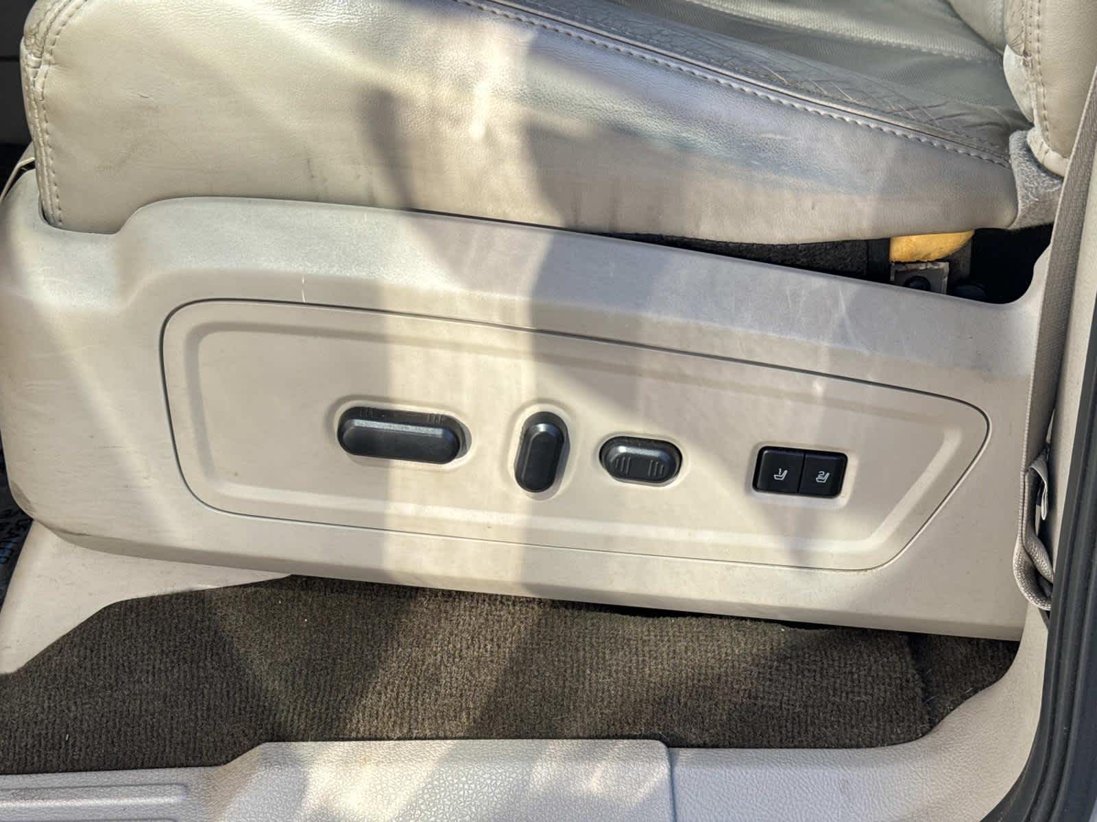 2015 Lincoln Navigator Base