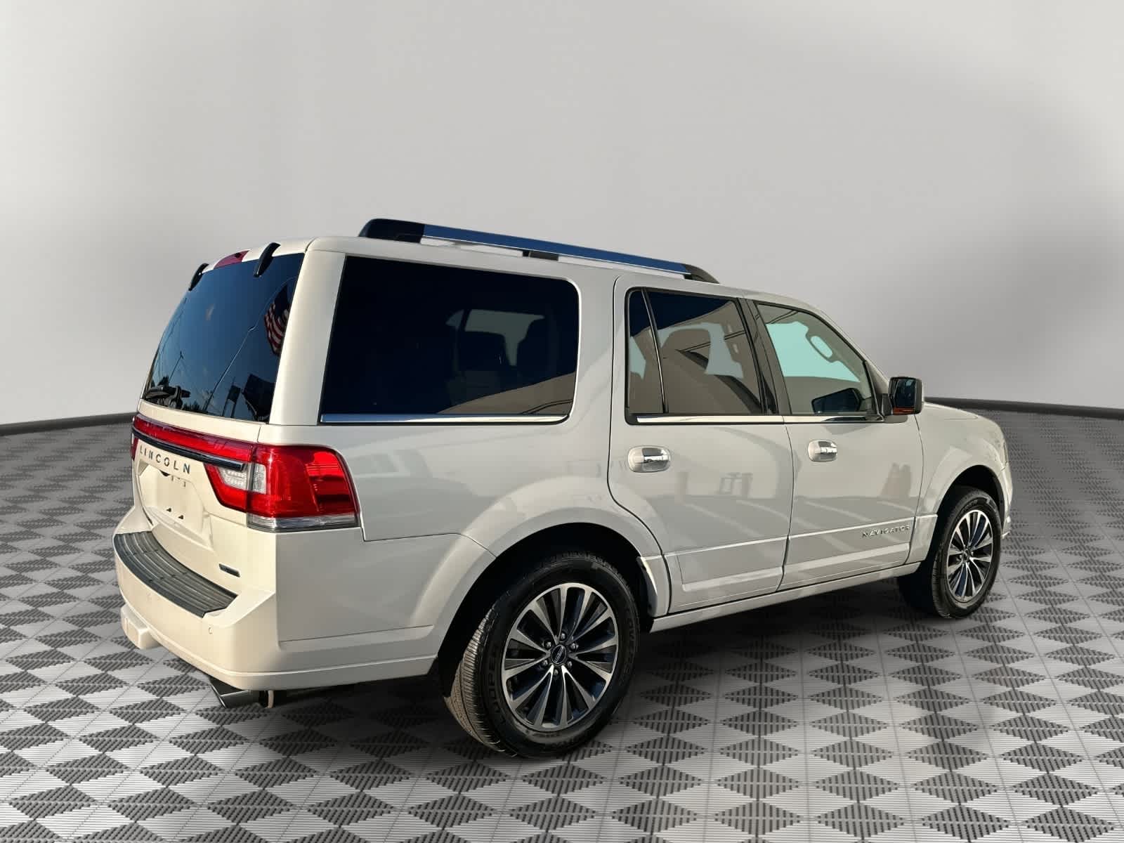 2015 Lincoln Navigator Base