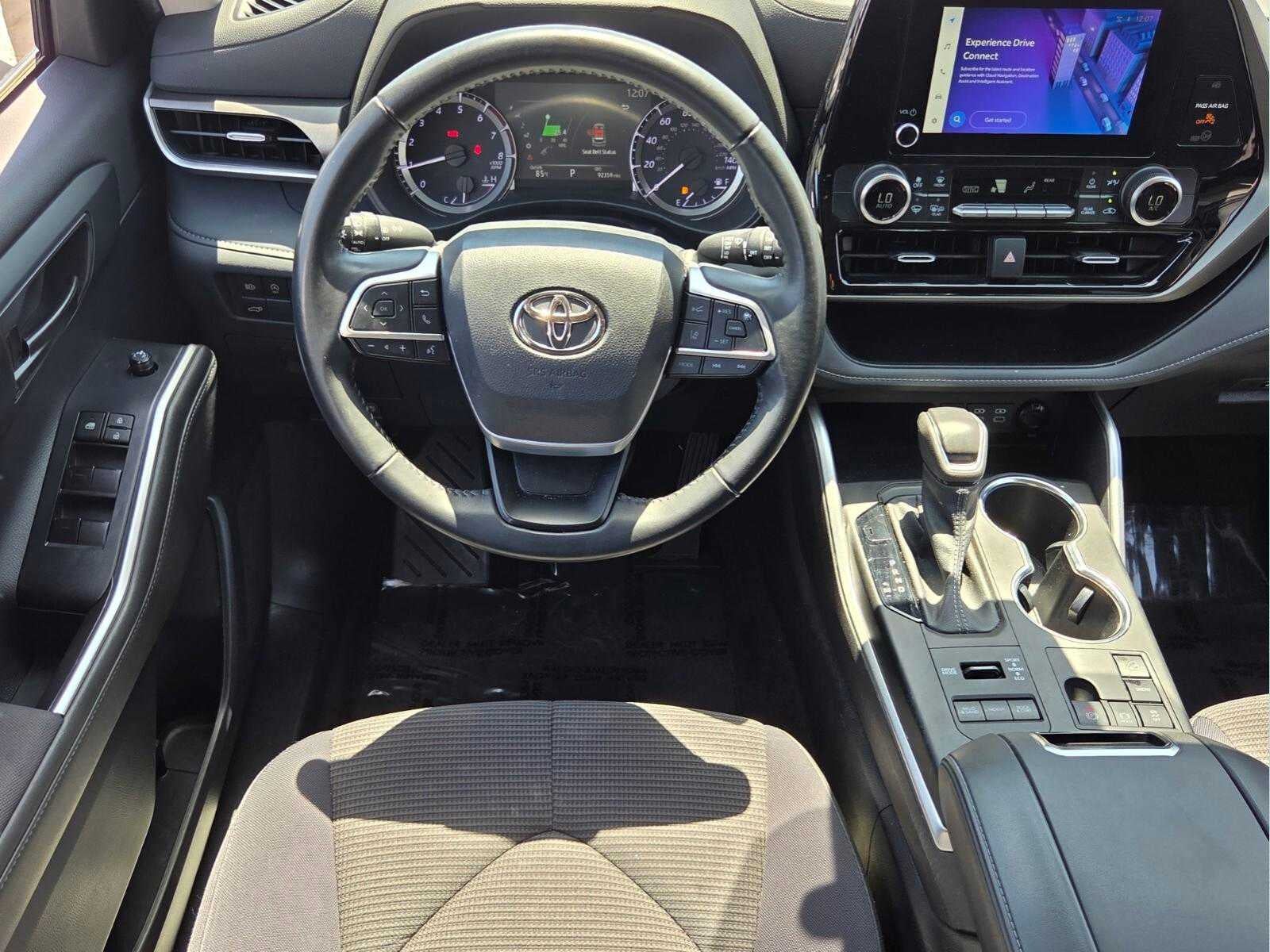 2023 Toyota Highlander LE